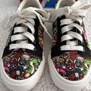 SUPER MARIO Kids Sneakers. Size 13. Good Condition. Comes With Matching Lunchbag